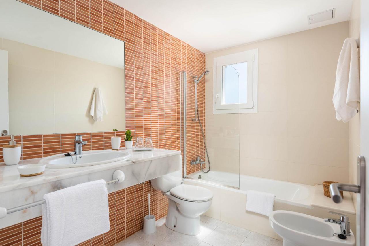 Rimar 6, 2 Bedroom Apartment, Cap D'Artrutx Кала'н Бош Екстериор снимка